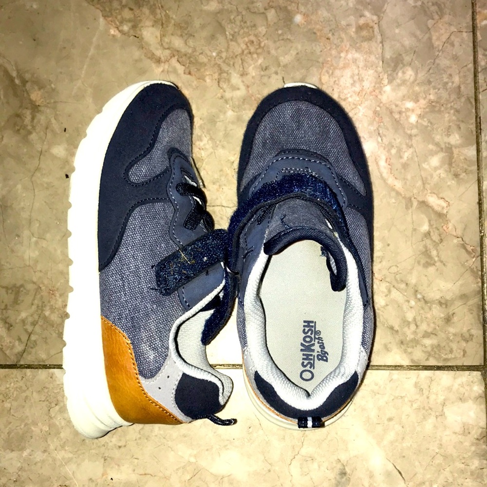 Oshkosh tennis shoes